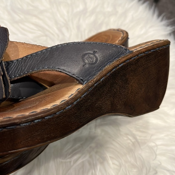Born Charcoal Gray Flower Wedge size 9 - Picture 11 of 11